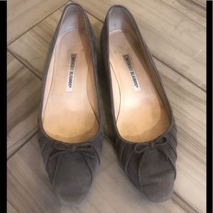 🌻HP!🌻 Manolo Blahnik Gray Suede Flats EU…